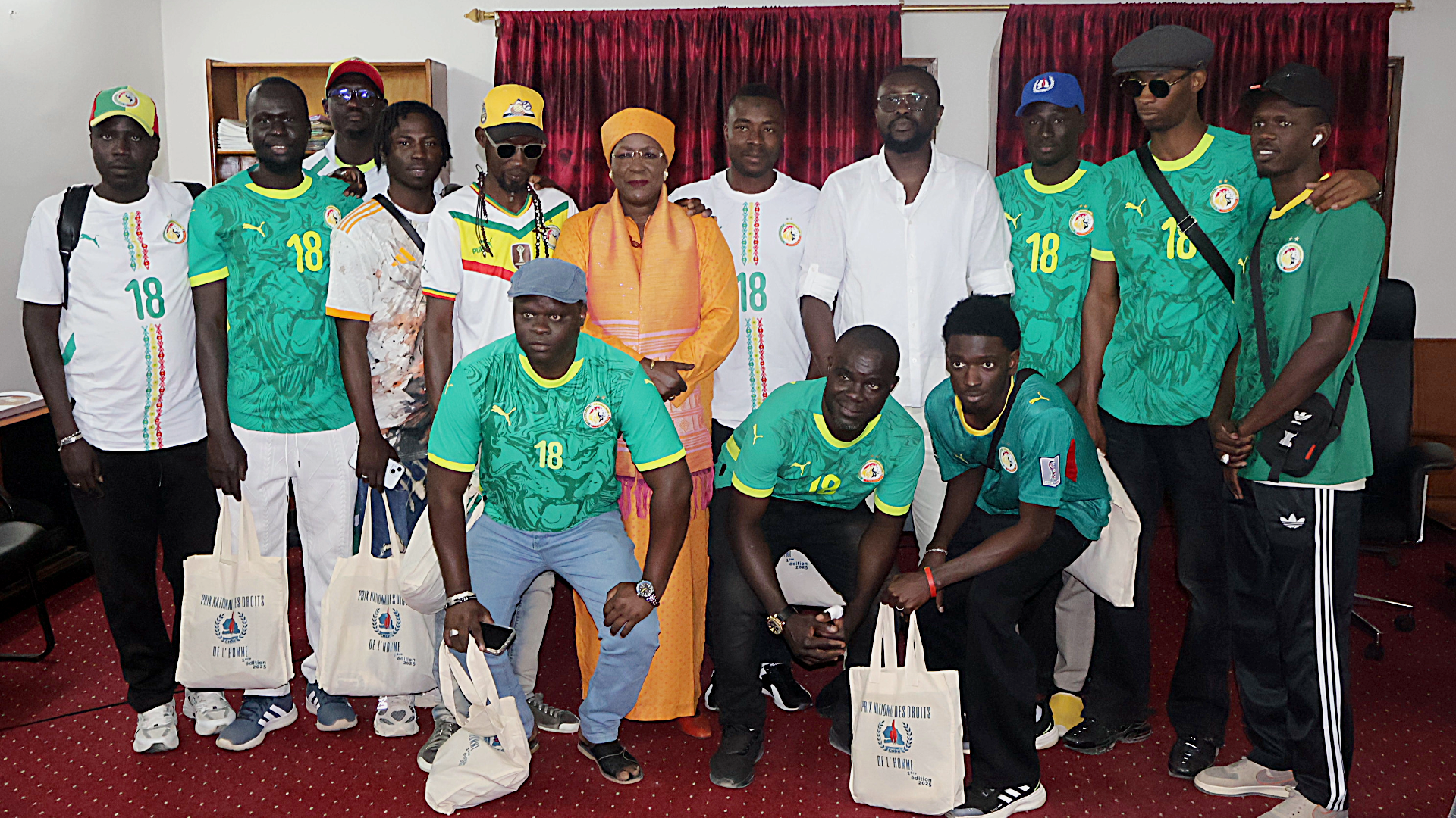 Les supporters sénégalais libérés du Maroc reçus par la Présidente de la CNDH